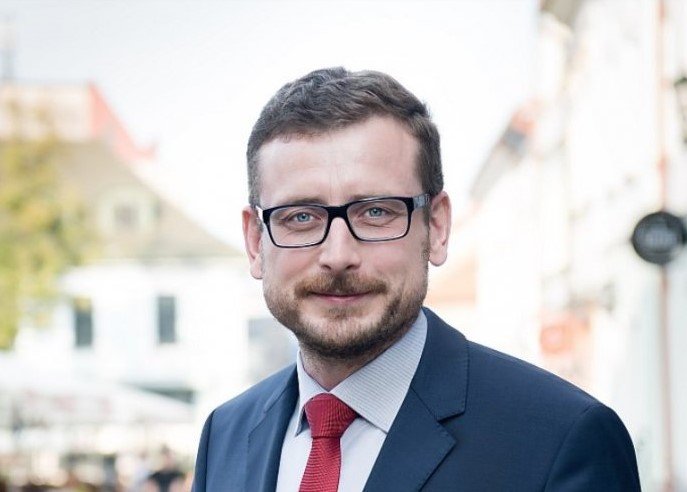 Oburzenie po pytaniach o spożycie alkoholu. Polityk chciał skłócić nauczycieli?
