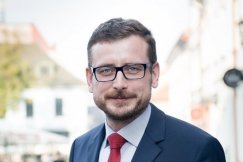 Oburzenie po pytaniach o spożycie alkoholu. Polityk chciał skłócić nauczycieli?