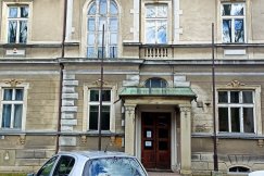 Zabytkowy pałacyk za darmo oddam. Będzie łatwiejszy dostęp do psychologa i psychiatry