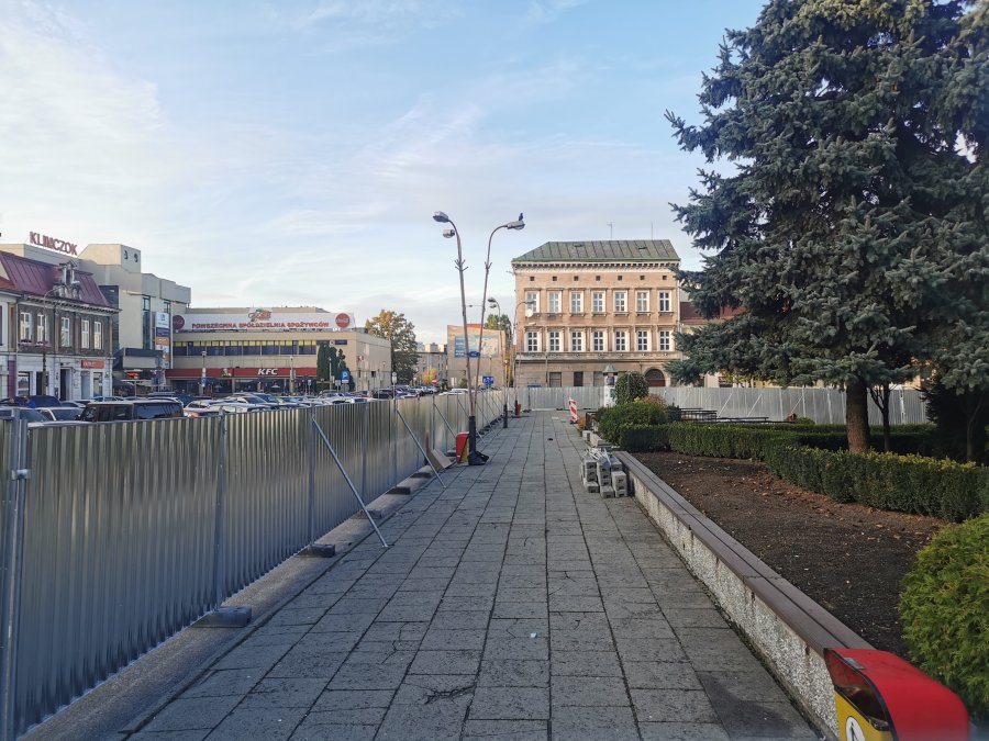 Częściowe zamknięcie placu Wojska Polskiego. Rozpoczyna się przebudowa