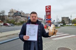 Na stacji benzynowej o wszechobecnej drożyźnie. „Czekają nas biedne święta” FILM