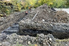 Szkielety żołnierzy są zmineralizowane. Jest przy nich umundurowanie