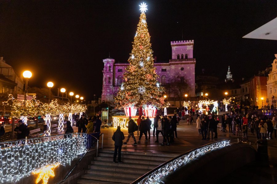 Mieszkańcy oceniają iluminacje świąteczne. Doskonała zabawa dla lokalnych patriotów