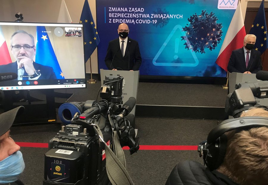Pilne! Rząd zamyka dyskoteki i kluby nocne. Szkoły przejdą na naukę zdalną