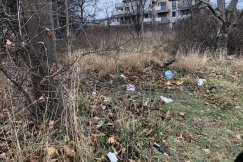 Miał być park, a jest koczowisko bezdomnych. Strach czasami przejść! - foto