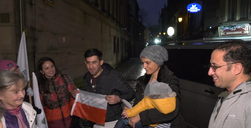 Powitanie uchodźców w Bielsku-Białej. Dramatyczne losy rodziny afgańskiej - FILM