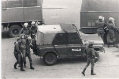 Antyrządowe hasła na ulicach Bielska-Białej. W rocznicę tragicznych wydarzeń - foto