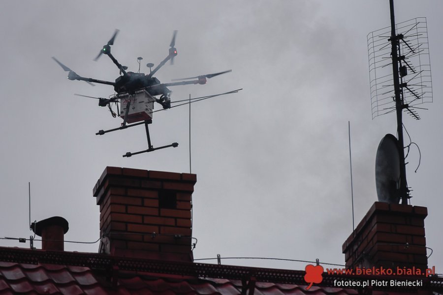 Sądny dzień dla bielskich kopciuchów. Dziś naloty dronem nad kominami!