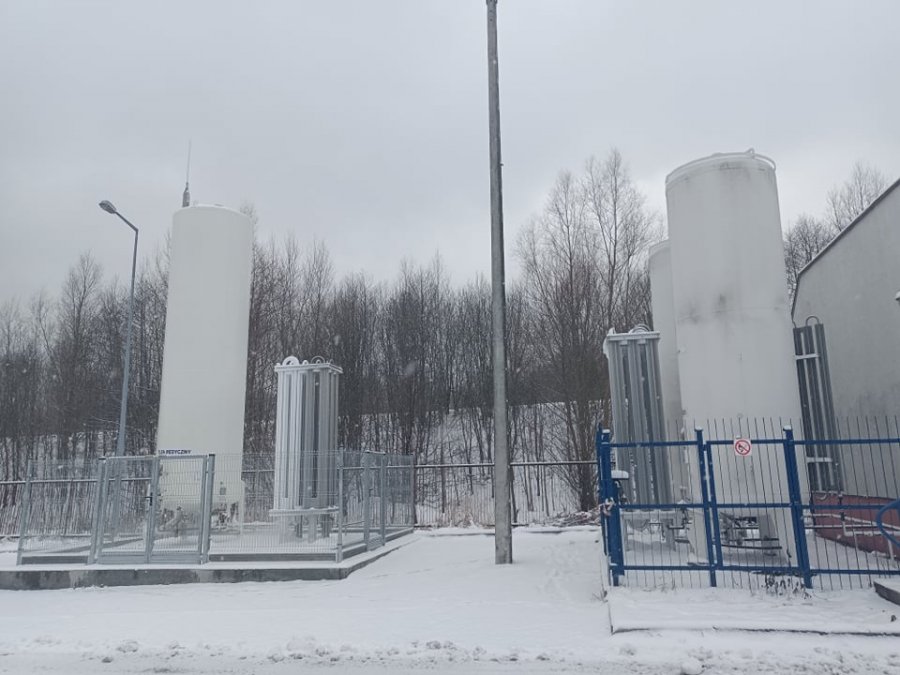 Wielki zbiornik na tlen w Szpitalu Wojewódzkim. Więcej pacjentów pod respiratorami - foto