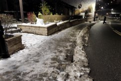 Pasażerowie pchali autobus MZK. Będą kary dla spółek odśnieżających miasto?