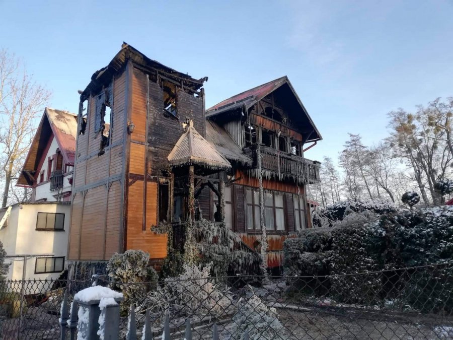 Wszystko doszczętnie spłonęło! Ocalało tylko ubranie, które mieli na sobie ZBIÓRKA