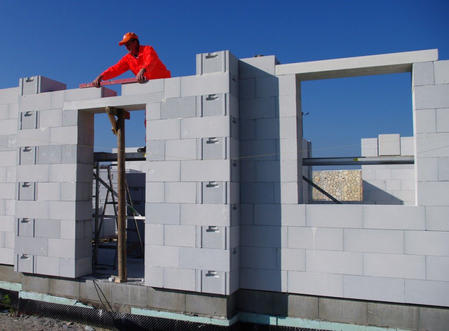 Dlaczego wybrać beton komórkowy do budowy domu? Gdzie kupić w Bielsku-Białej?