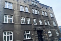 Pechowa trzynastka. Spór o wartość kamienicy, która przeszkadza w inwestycji