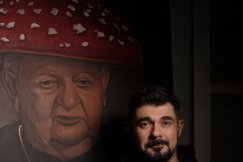 Pamiętacie obraz kardynała z kapeluszem w formie muchomora? Reprint trafił na aukcję!