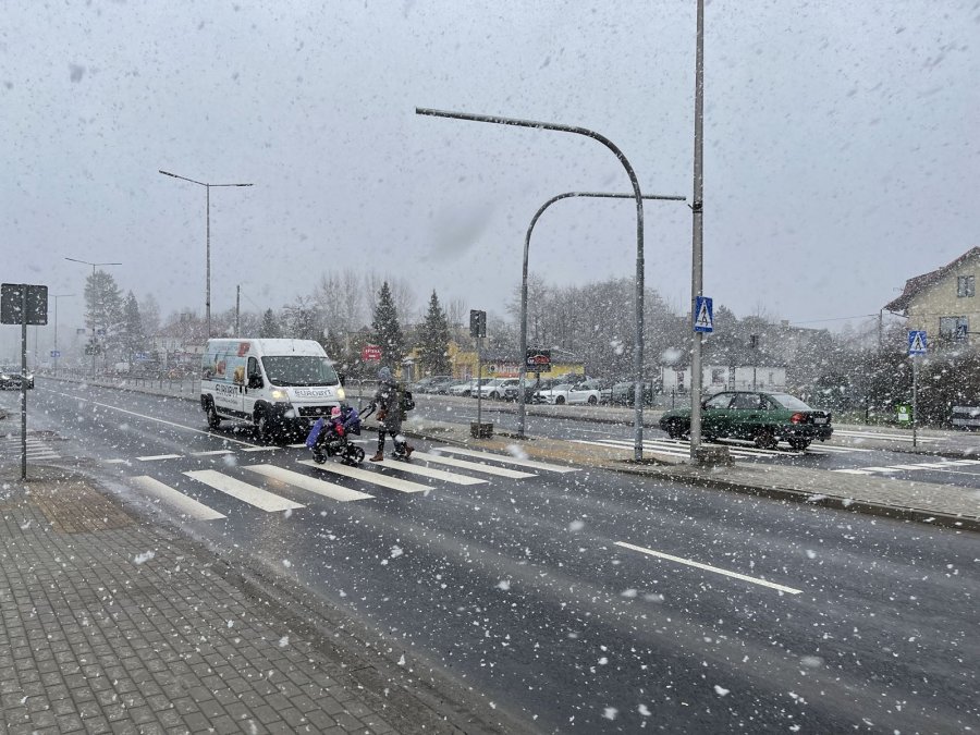 Lampy ostrzegawcze na przejściach w Wapienicy. Będzie bezpieczniej? - foto
