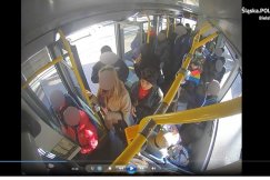 Awantura o maseczkę. Pasażerka pobita w autobusie MZK - foto