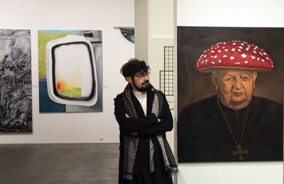 Kontrowersyjny obraz kardynała jedzie w Polskę. Kupił go bielski przedsiębiorca