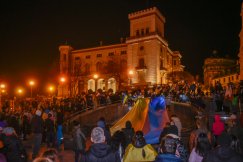 Bielszczanie solidarni z Ukrainą. Tłum na placu Chrobrego ZDJĘCIA i FILM