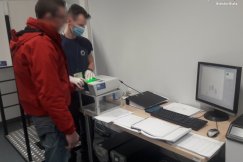 Napadł na sklep w kominiarce i z nożem w ręku. Okazało się, że był pijany - foto