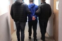 Ukradł papierosy, a później próbował rozjechać ekspedientkę - foto