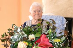 Stulatka codziennie ćwiczy 15 minut. Jej wszystkie koty miały na imię Maciek - foto