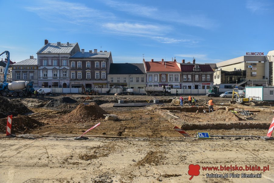 Wstrzymanie części robót na placu Wojska Polskiego
