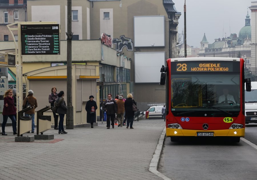 Uchodźcy wojenni mogą jeździć autobusami bez biletu