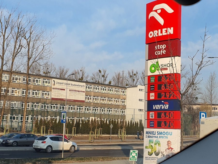 Diesel na stacji paliw w Bielsku-Białej już po 6,50 zł. Co dalej czeka kierowców?
