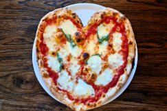 Gdzie zamówić pizzę z dostawą w Kętach?