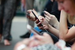 Pierwszy telefon dla dziecka - jaki wybrać?