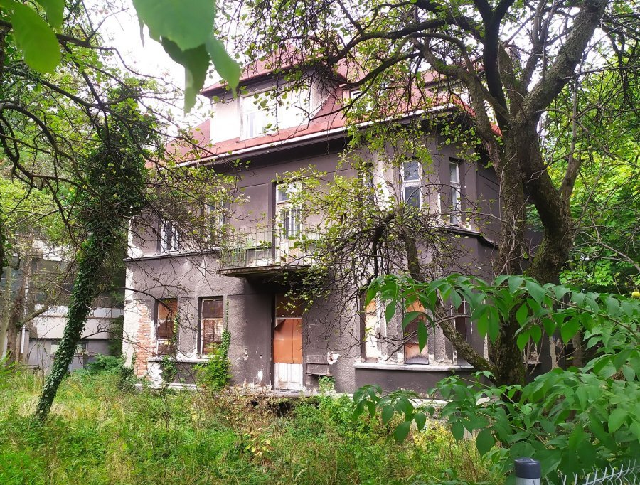 Zabytkowy dom w Bielsku-Białej na sprzedaż. Nikt nie chce zapłacić 800 tys. zł