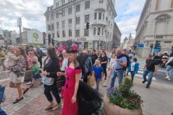 Wielkie wydarzenie teatralne w Bielsku-Białej. Ulicami przeszedł barwny pochód WIDEO