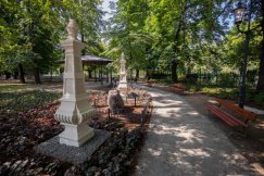 Tak wygląda zmodernizowany park za Ratuszem. Przed otwarciem odwiedzili go wandale ZDJĘCIA