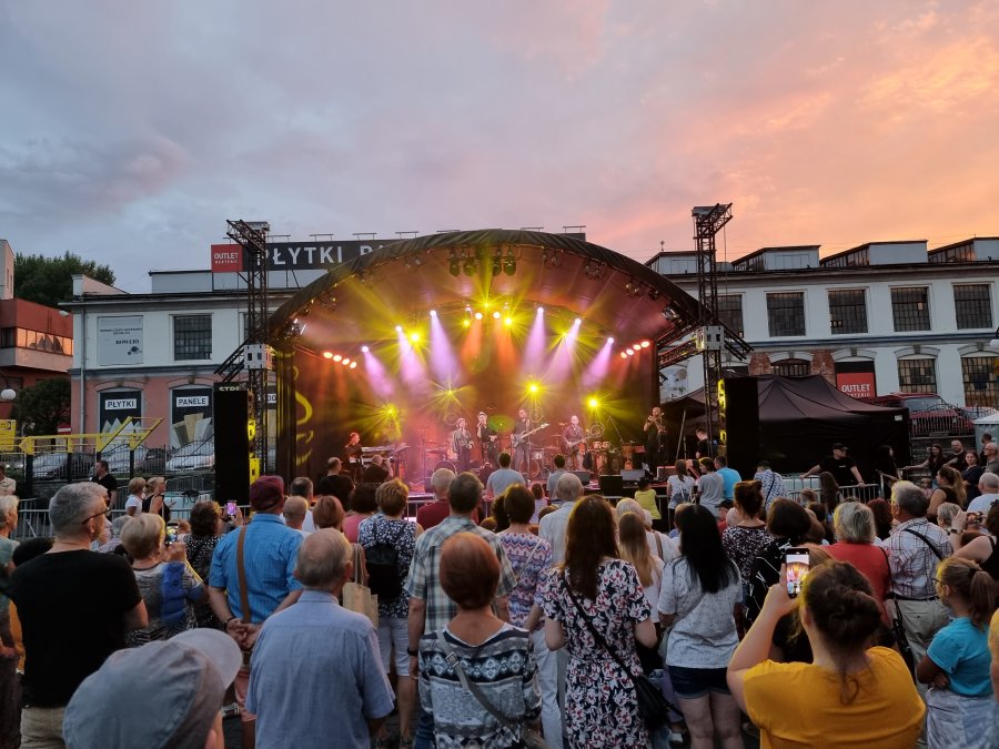 Koncert przed Grepielnią. Interweniowała straż pożarna - foto