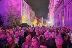 Trzypiętrowa scena na środku ulicy. Koncert, jakiego jeszcze w Bielsku-Białej nie było! ZDJĘCIA