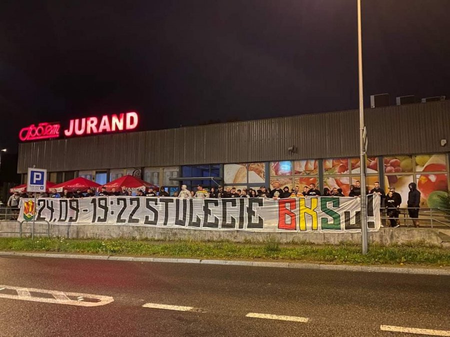 Wielki mecz z udziałem legendarnych piłkarzy. Kibice przejdą ulicami Bielska-Białej