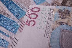 Nie ma pieniędzy. Mieszkańcy muszą poczekać na obiecane przez rząd 3 tys. zł