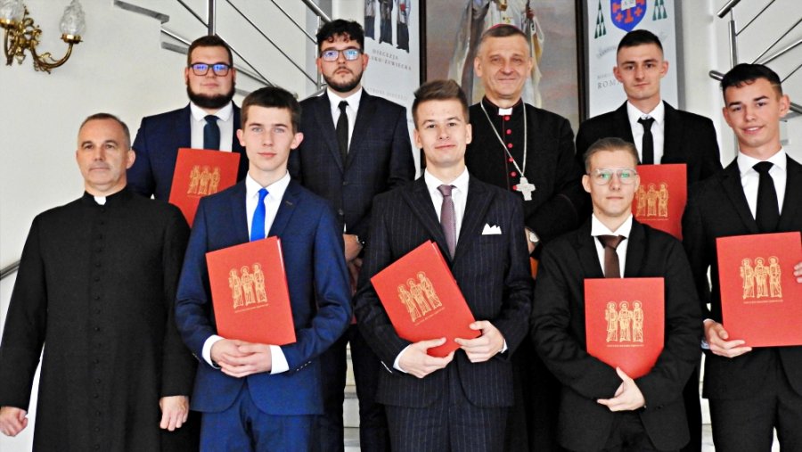 Są nowi kandydaci do kapłaństwa. Inspirujący jest dobry przykład księży - foto