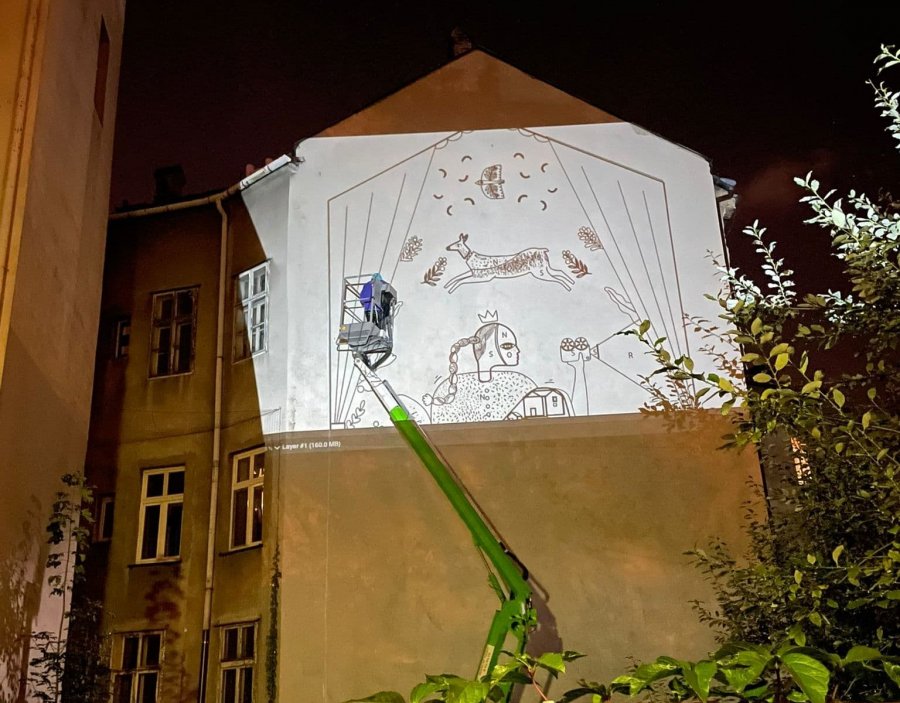Nowy mural w sąsiedztwie kin Apollo i Rialto. Ukłon w stronę reklamy w czasach PRL - foto