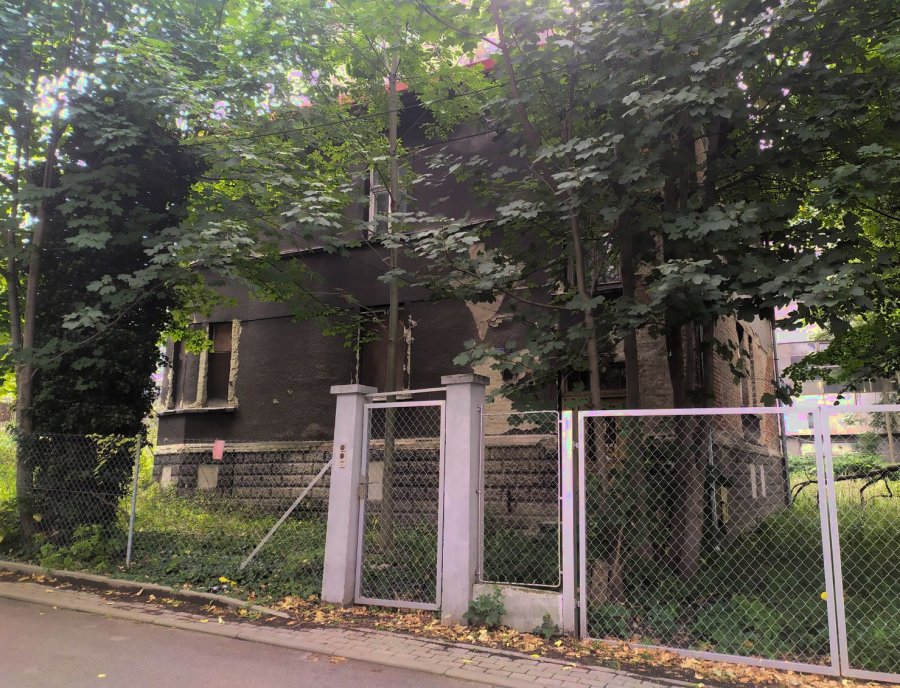 Trzecia obniżka ceny zabytku. Kupców zniechęca kłopotliwe sąsiedztwo