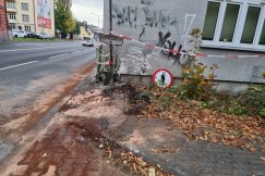 Tragedia na Partyzantów. Kierowca staranował budynek Urzędu Pracy - foto