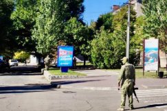 Co się stało z tym miastem? Wokół pełno kolaborantów, nie wiadomo kto jest zdrajcą