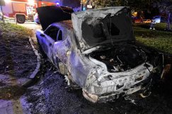 Nocny pożar samochodu sportowego. Podpalacz jest nieuchwytny! - foto