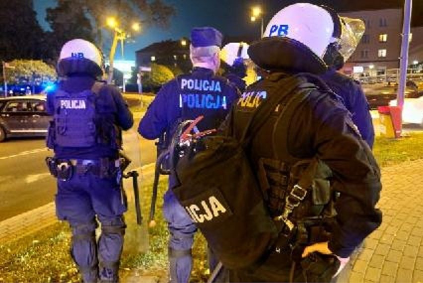 Mecz podwyższonego ryzyka. Incydenty na Stadionie Miejskim ZDJĘCIA
