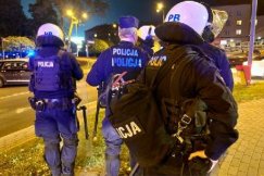 Mecz podwyższonego ryzyka. Incydenty na Stadionie Miejskim ZDJĘCIA