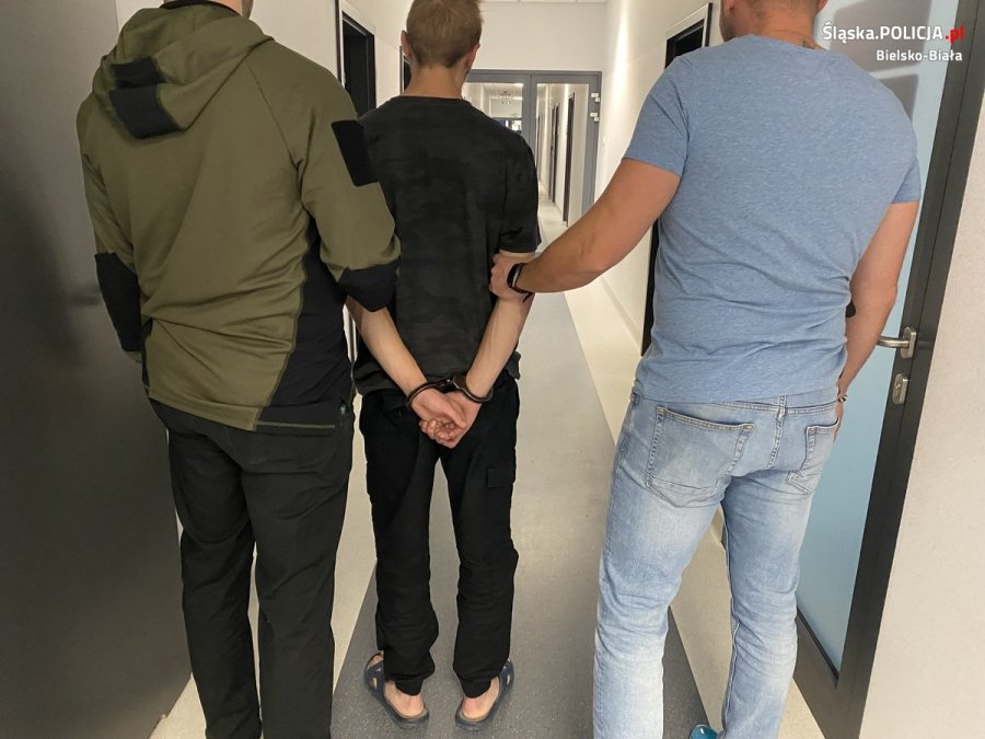 Niespodziewane wyniki kontroli drogowej. Bagażnik z markowym alkoholem - foto