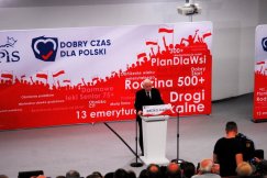 Spotkanie z prezesem PiS oficjalnie potwierdzone. Wiemy kto prowadzi zapisy i ile osób wejdzie na salę