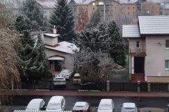 Pierwszy śnieg na Klimczoku. Koniec przyjemnej pogody w Bielsku-Białej