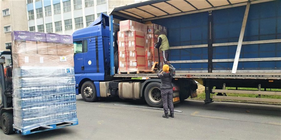 Z Bielska-Białej ruszył piąty tir. Ponad 13 ton żywności i butów wojskowych dla Ukrainy - foto