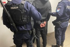 Sterroryzował kioskarza i pracownika restauracji. Użył tego pistoletu! - foto